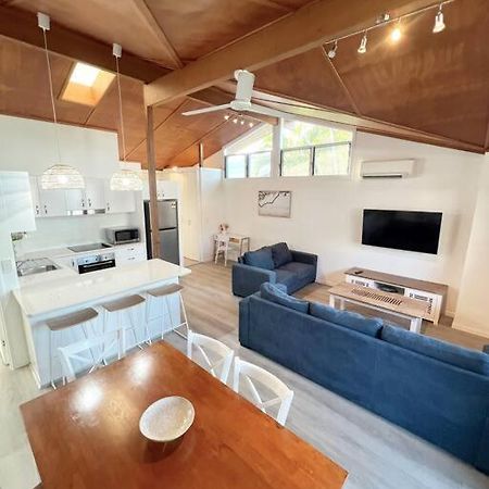 The Villas - Hervey Bay - 2 Separate Villas Urangan Kültér fotó