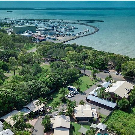The Villas - Hervey Bay - 2 Separate Villas Urangan Kültér fotó